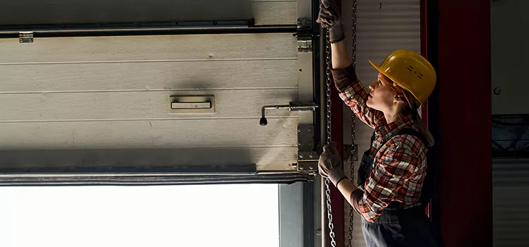 Addressing Common Garage Door Stoppage Issues in South Valley, NM